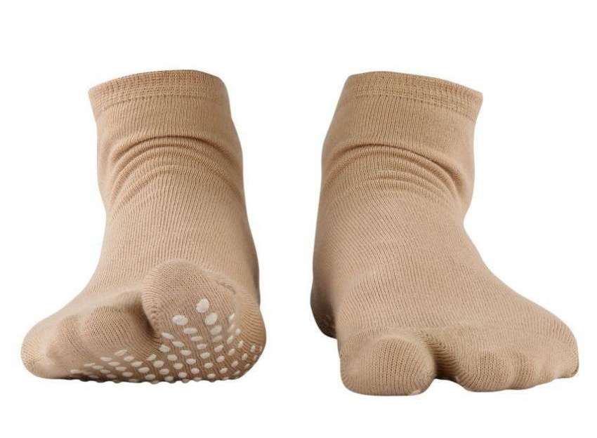 Socken mit geteilten Zehen
