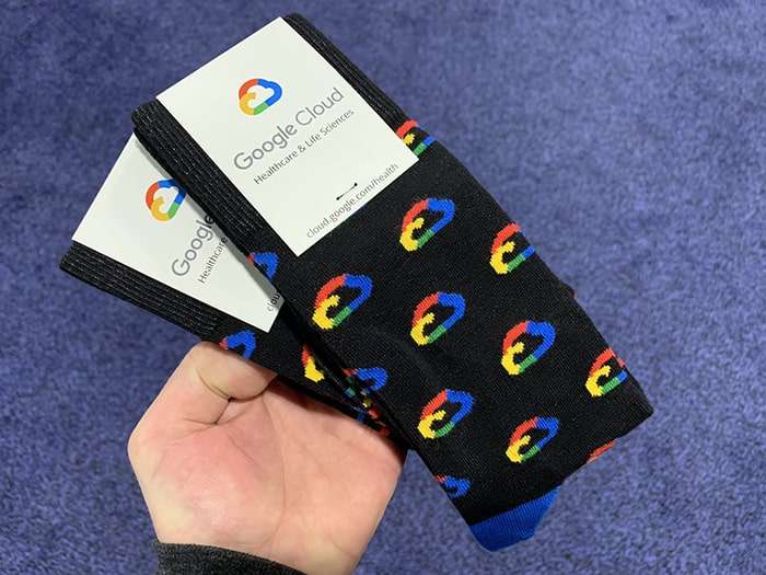 calcetines con el logotipo personalizado de google cloud