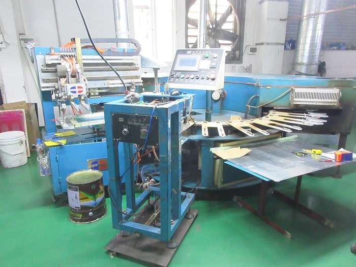 Top China socks manufacturers factory, complete list & guide 14 Chongde non-slip production machine