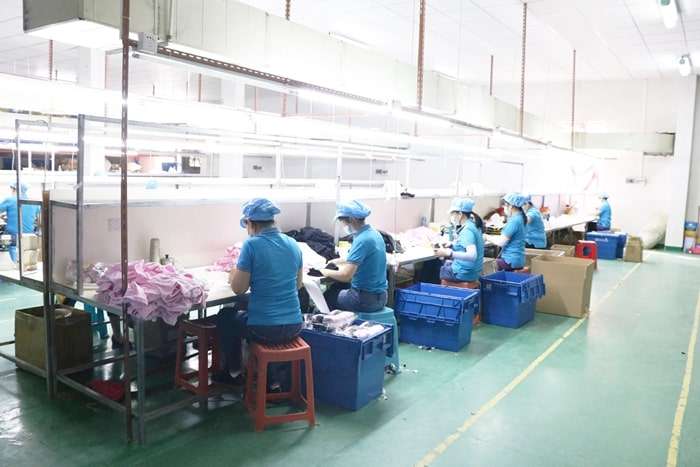 Top China socks manufacturers factory, complete list & guide 15 Chongde packaging workshop